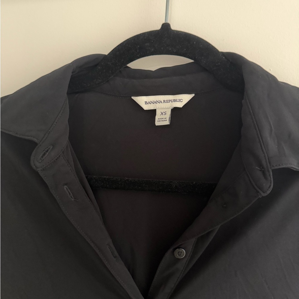 Banana Republic Women's Black Button-Down Shirt - Picture 2 of 3